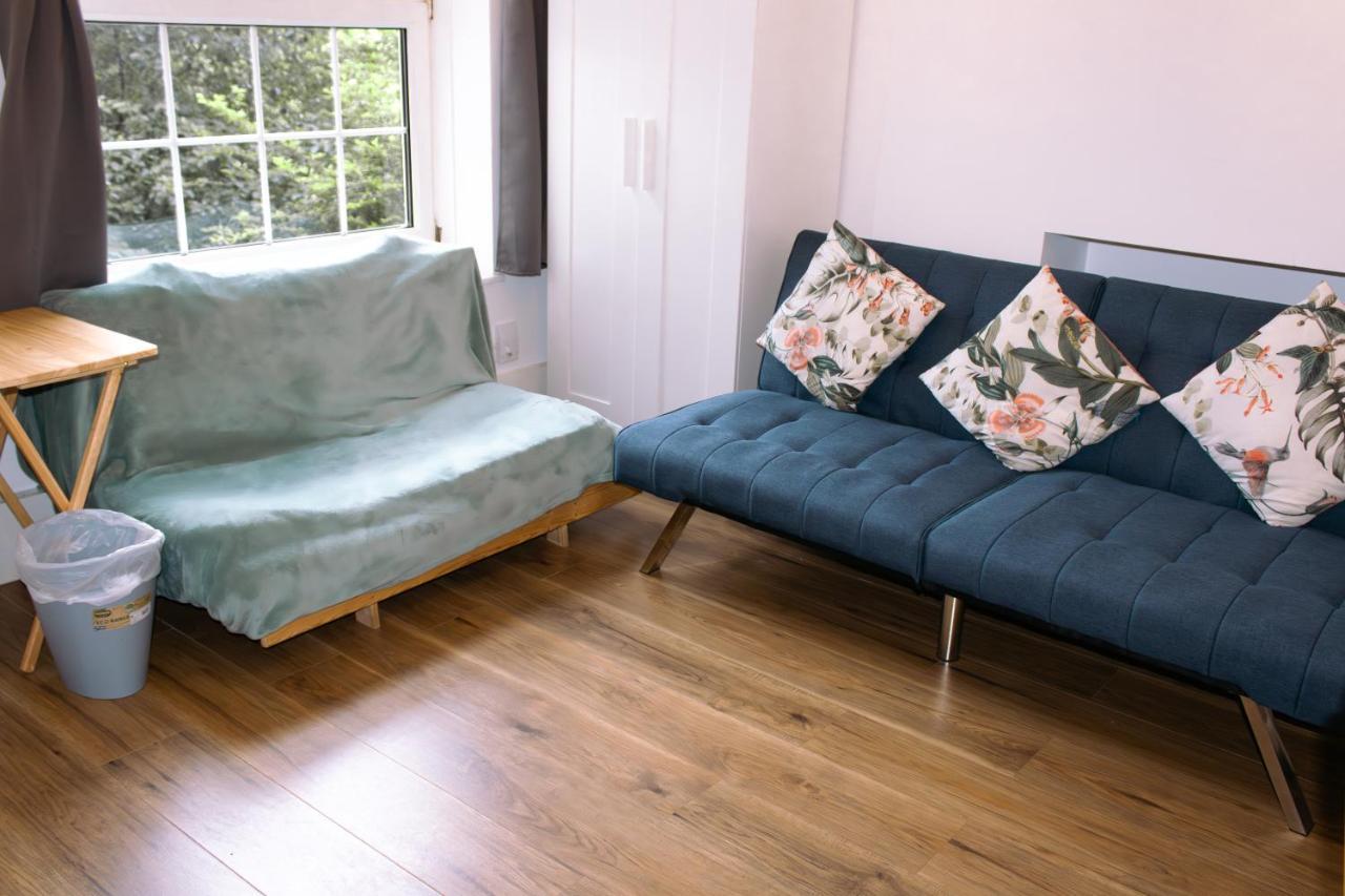 Nice 4 Bedroom Apartment Near City Centre 2-Min Walk To Metro !! Business & Family Friendly!! Londres Exterior foto