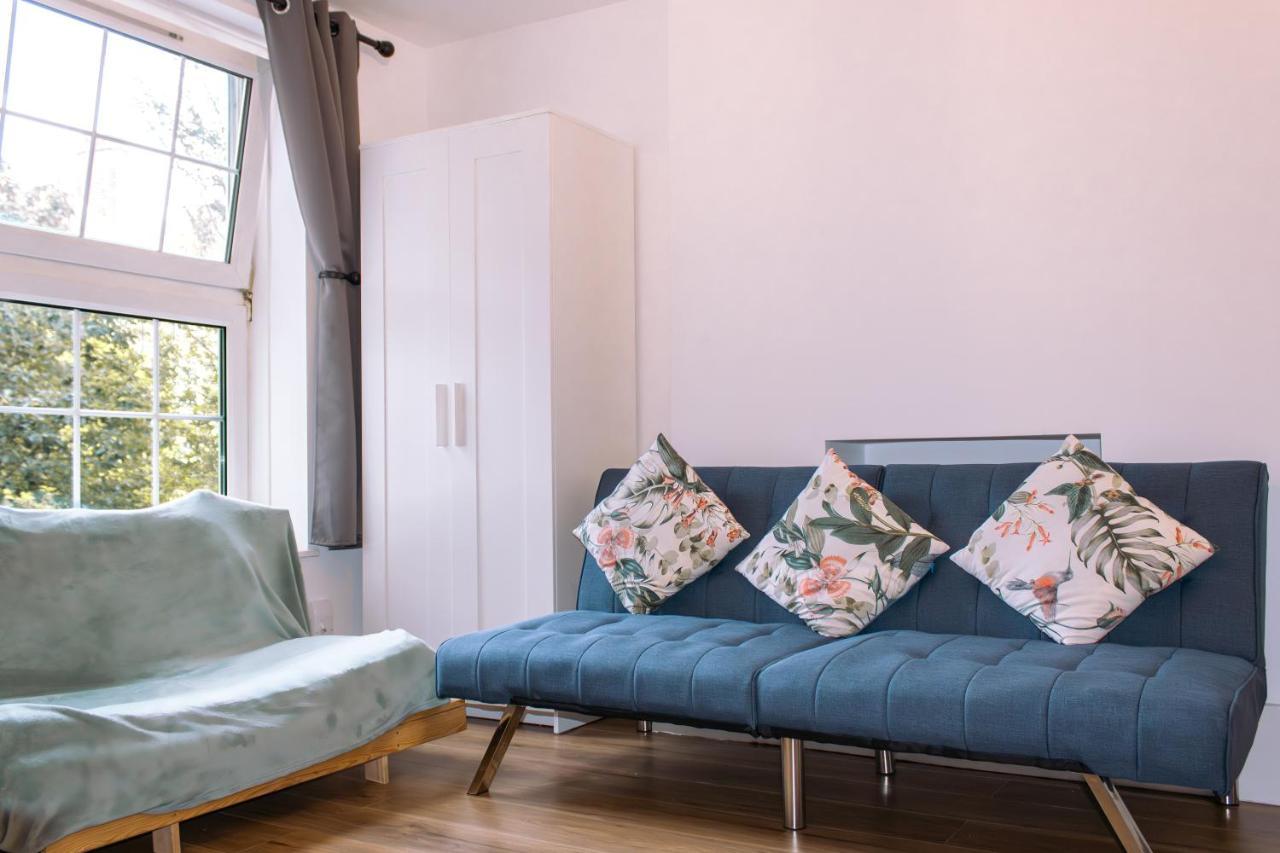 Nice 4 Bedroom Apartment Near City Centre 2-Min Walk To Metro !! Business & Family Friendly!! Londres Exterior foto
