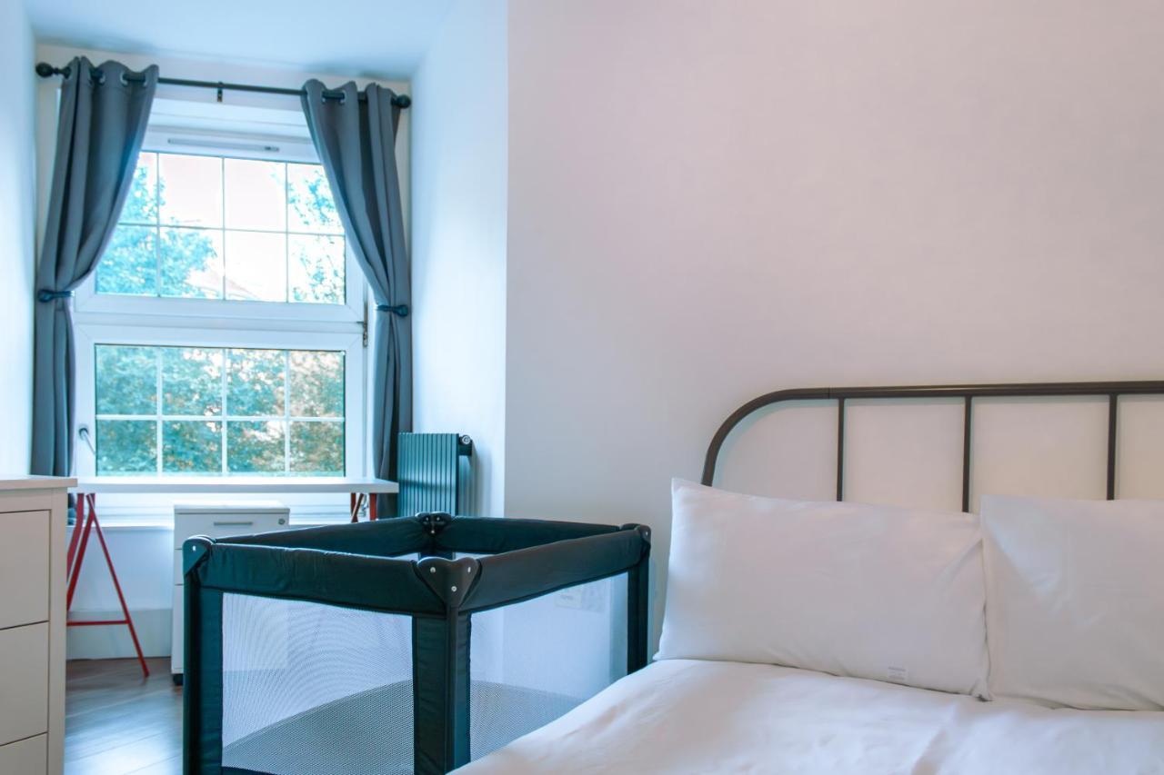 Nice 4 Bedroom Apartment Near City Centre 2-Min Walk To Metro !! Business & Family Friendly!! Londres Exterior foto